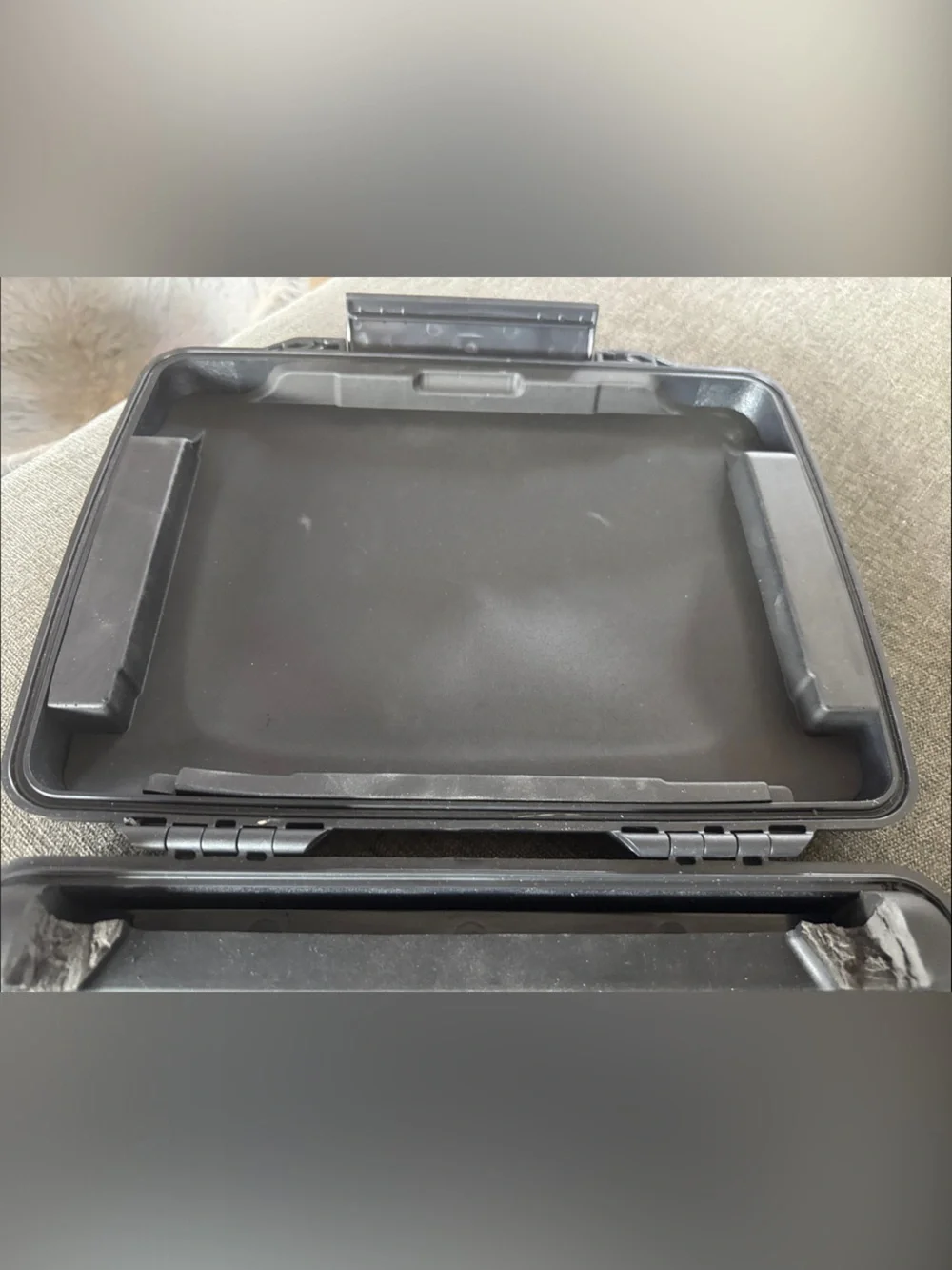 Pelican 1075 Black Hard Case Shoulder Case